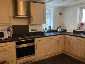 Gallery image of Stable Cottage - Braunton - sleeps 4 - Pet Allowed in Braunton