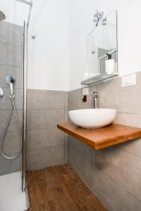 Ένα μπάνιο στο Chiaia Life Apartment