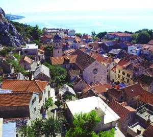 オミシュにあるLuxury city centre apartment with stunning viewのギャラリーの写真