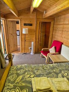 Tempat tidur dalam kamar di 17b DB Airbnb