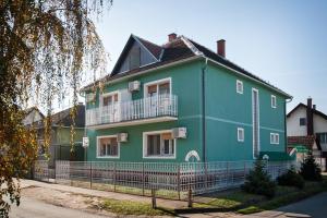 Budova, kde se bed and breakfast nachází