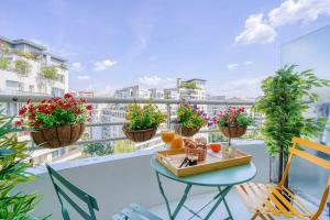 Μπαλκόνι ή βεράντα στο Elegant Suite Inn Paris la Defense