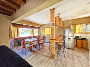 Кухня или мини-кухня в Casa Refúgio Patagonia
