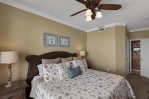 Ένα ή περισσότερα κρεβάτια σε δωμάτιο στο Majestic Sun 1013A +18 φωτογραφίες