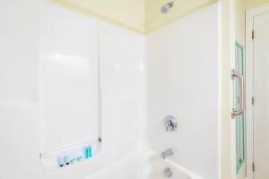 Koupelna v ubytování Atlantic Breeze Suites