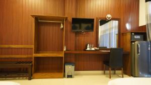 Gallery image of Randiya Sea View Hotel in Mirissa +15 photos