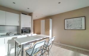 Η κουζίνα ή μικρή κουζίνα στο Royal Ascot S2 Ref 8