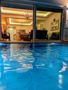 The swimming pool at or close to Villa Atlas