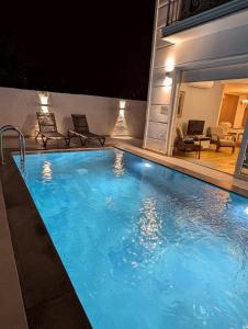 The swimming pool at or close to Villa Atlas