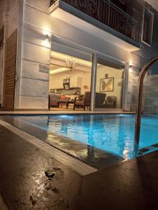 The swimming pool at or close to Villa Atlas