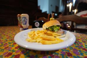 Comida no hotel ou em algum lugar perto