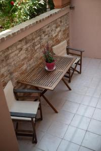 Patio nebo venkovní prostory v ubytování Filoxenia DD