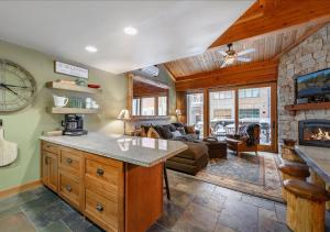 Gallery image of Cozy Northstar Village Family Studio Walk to Lifts 2 Full BA Excellent Location in Truckee