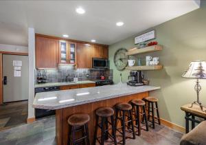 Gallery image of Cozy Northstar Village Family Studio Walk to Lifts 2 Full BA Excellent Location in Truckee