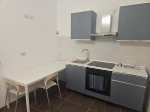 Køkken eller tekøkken på La Dolce Vita Apartments Positano + 6 billeder