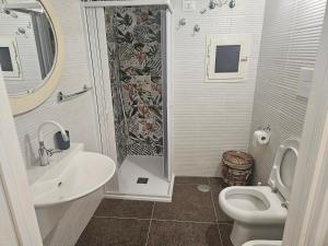 Et badeværelse på La Dolce Vita Apartments Positano