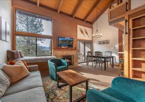 Posezení v ubytování Northstar Resort Condo for 8 Free Shuttle