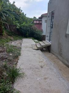 Κήπος έξω από το Hill View Rooms