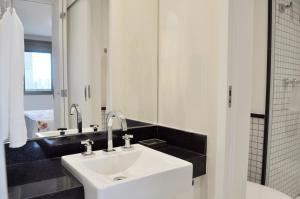 Koupelna v ubytování Flat no Brooklin 86 | Alto padrão + garagem