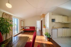 Nhà bếp/bếp nhỏ tại Apartamento com vista 360 sobre o Funchal