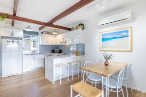 Φωτογραφία από το άλμπουμ του The Jacaranda, 3 Achilles St Pet Friendly, Air Con, Wi-Fi, Boat Parking σε Nelson Bay