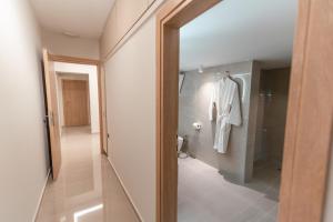 Baðherbergi á Apartment Suite Byron