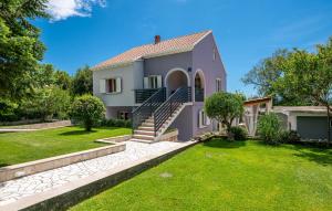Vonkajšia záhrada v ubytovaní Holiday Home Lovorno Croatia