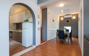 Kuchyňa alebo kuchynka v ubytovaní Holiday Home Lovorno Croatia