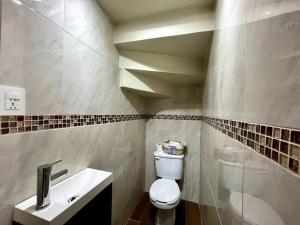 Et badeværelse på Casa Azul BSM + 22 billeder