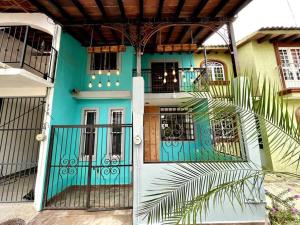 En balkon eller terrasse på Casa Azul BSM