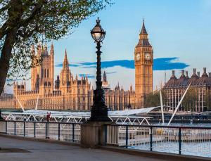 a street light in front of the big ben clock tower at Great location room in central London - Waterloo in London