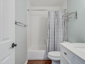 Phòng tắm tại Oak Cottages 2 +15 ảnh