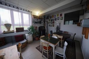 Istumisnurk majutusasutuses Hostel Doupě Humpolec