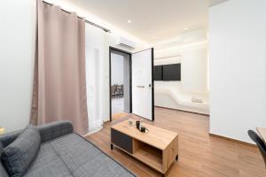 TV a/nebo společenská místnost v ubytování Vitsas House By Greece Apartments