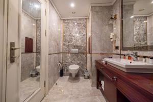 Koupelna v ubytování Myy Boutique Hotel
