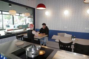 Hosté ubytování MEININGER Hotel Berlin Airport