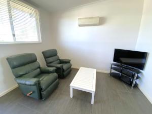 Χώρος καθιστικού στο Getaway Villas Unit 381