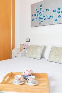 Posteľ alebo postele v izbe v ubytovaní Penthouse Duplex in a 4 floors spanish house -8 min to center by Metro