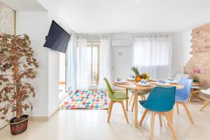 Posedenie v ubytovaní Penthouse Duplex in a 4 floors spanish house -8 min to center by Metro