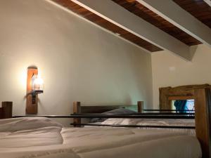 Postel nebo postele na pokoji v ubytování Mad Vervet Nairobi Backpackers Hostel
