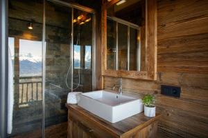 Koupelna v ubytování Chalet Vardache - OVO Network