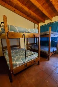 Postel nebo postele na pokoji v ubytování Mad Vervet Nairobi Backpackers Hostel