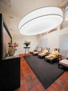 Posedenie v ubytovaní Mandarin Oriental, Prague