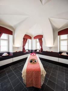 Posteľ alebo postele v izbe v ubytovaní Mandarin Oriental, Prague