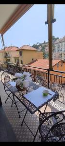 Μπαλκόνι ή βεράντα στο APPARTAMENTO DELIZIOSO CON TERRAZZO IN CENTRO-DELICIOUS APARTMENT WITH TERRACE +24 φωτογραφίες