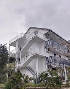 Balkón alebo terasa v ubytovaní Villa Dražana