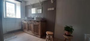 Kuchyň nebo kuchyňský kout v ubytování Maison isivier