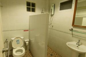 Lareena Resort Koh Larn Pattayaにあるバスルーム