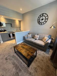 The Globe Apartments的厨房或小厨房