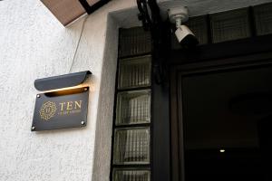 Certifikát, hodnocení, plakát nebo jiný dokument vystavený v ubytování TEN Guest House